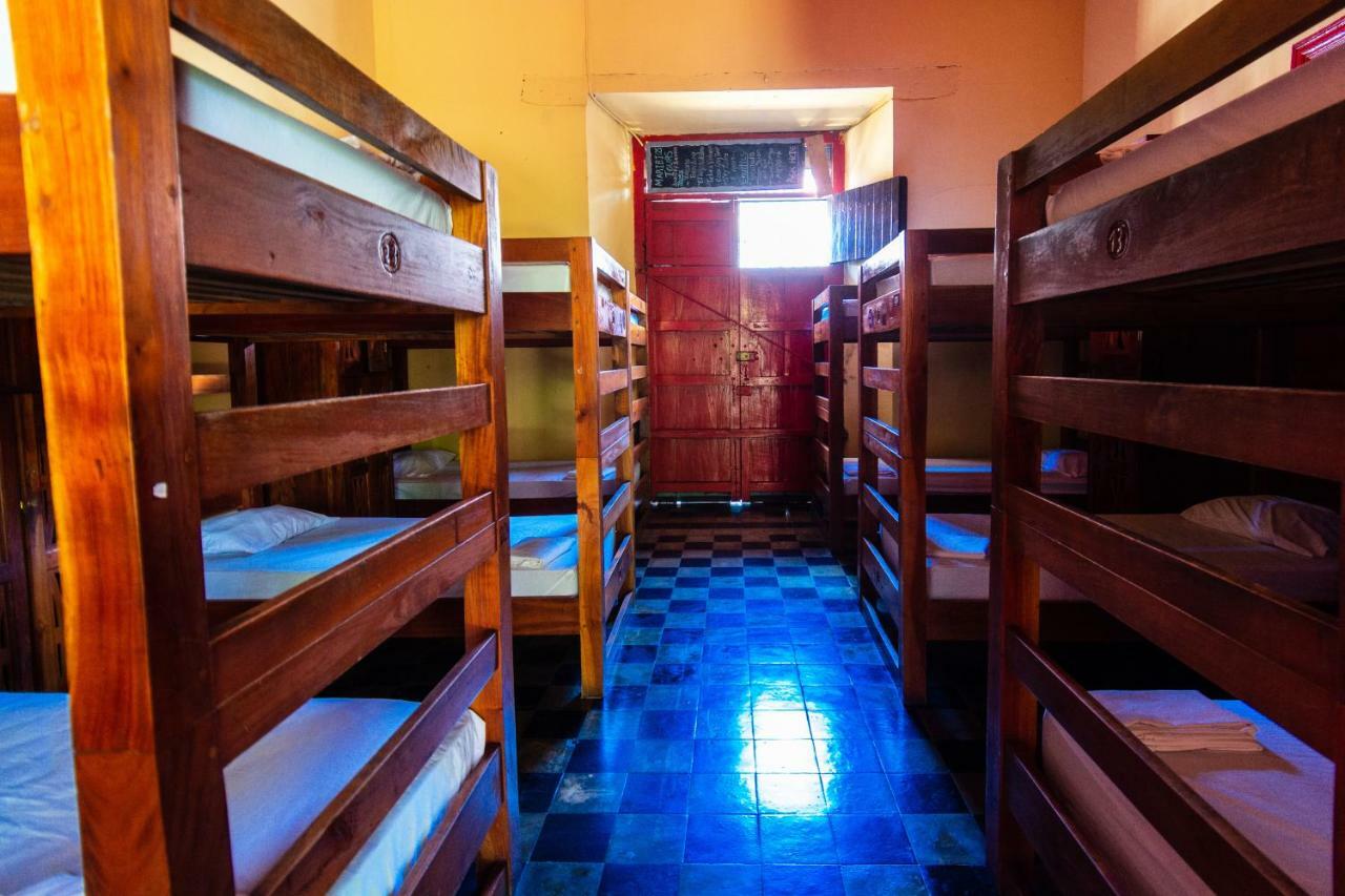 Hostal Lazybones Леон Экстерьер фото