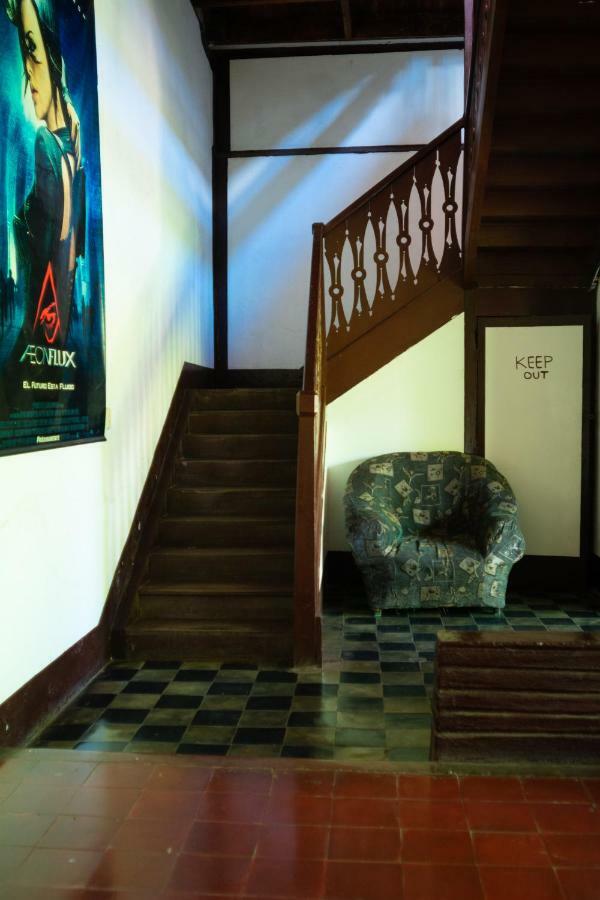Hostal Lazybones Леон Экстерьер фото